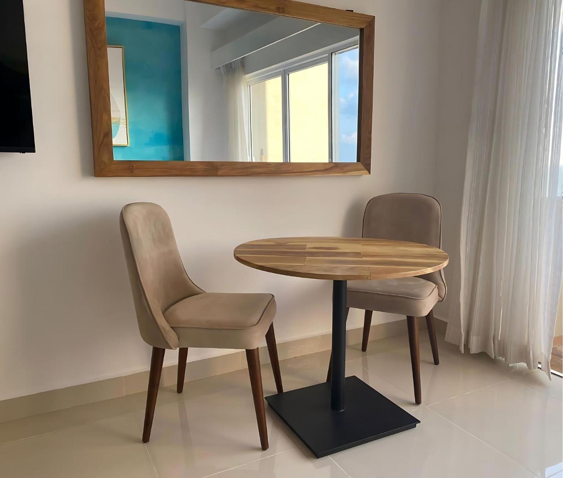 Negombo Ocean Breeze - Bliss On The Beach Luxury Apartments By Serendib Vacation Eksteriør billede