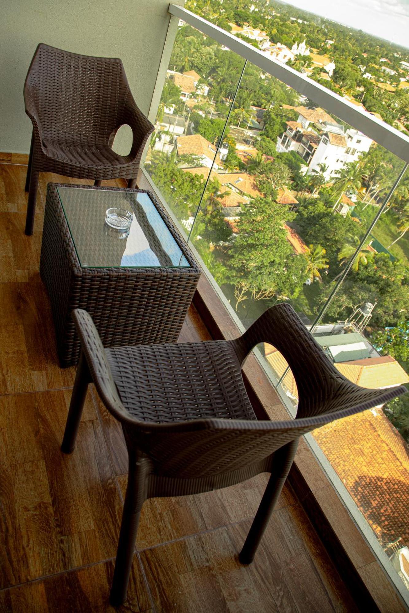 Negombo Ocean Breeze - Bliss On The Beach Luxury Apartments By Serendib Vacation Eksteriør billede