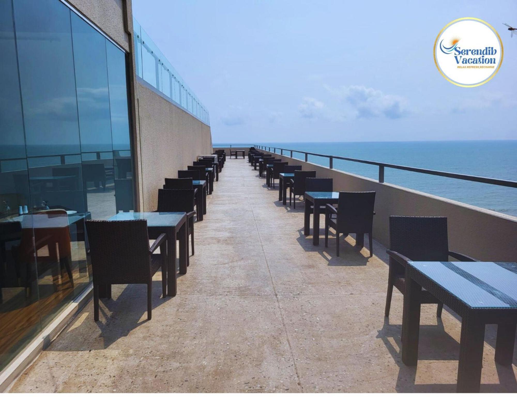 Negombo Ocean Breeze - Bliss On The Beach Luxury Apartments By Serendib Vacation Eksteriør billede
