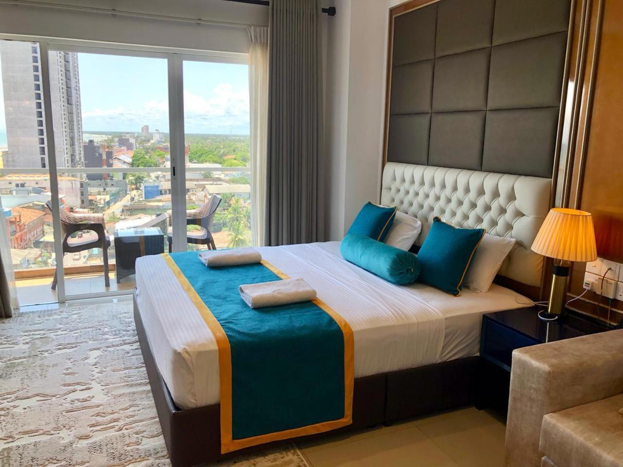 Negombo Ocean Breeze - Bliss On The Beach Luxury Apartments By Serendib Vacation Eksteriør billede