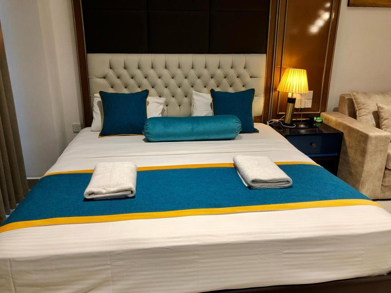 Negombo Ocean Breeze - Bliss On The Beach Luxury Apartments By Serendib Vacation Eksteriør billede